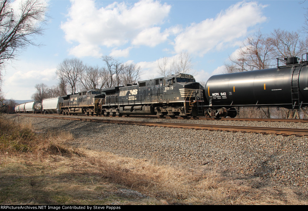 NS 9915 and 4342 as mid-train DPUs on train 12G